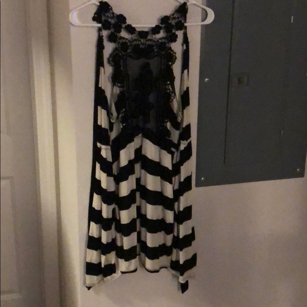 Vest - Picture 3 of 4